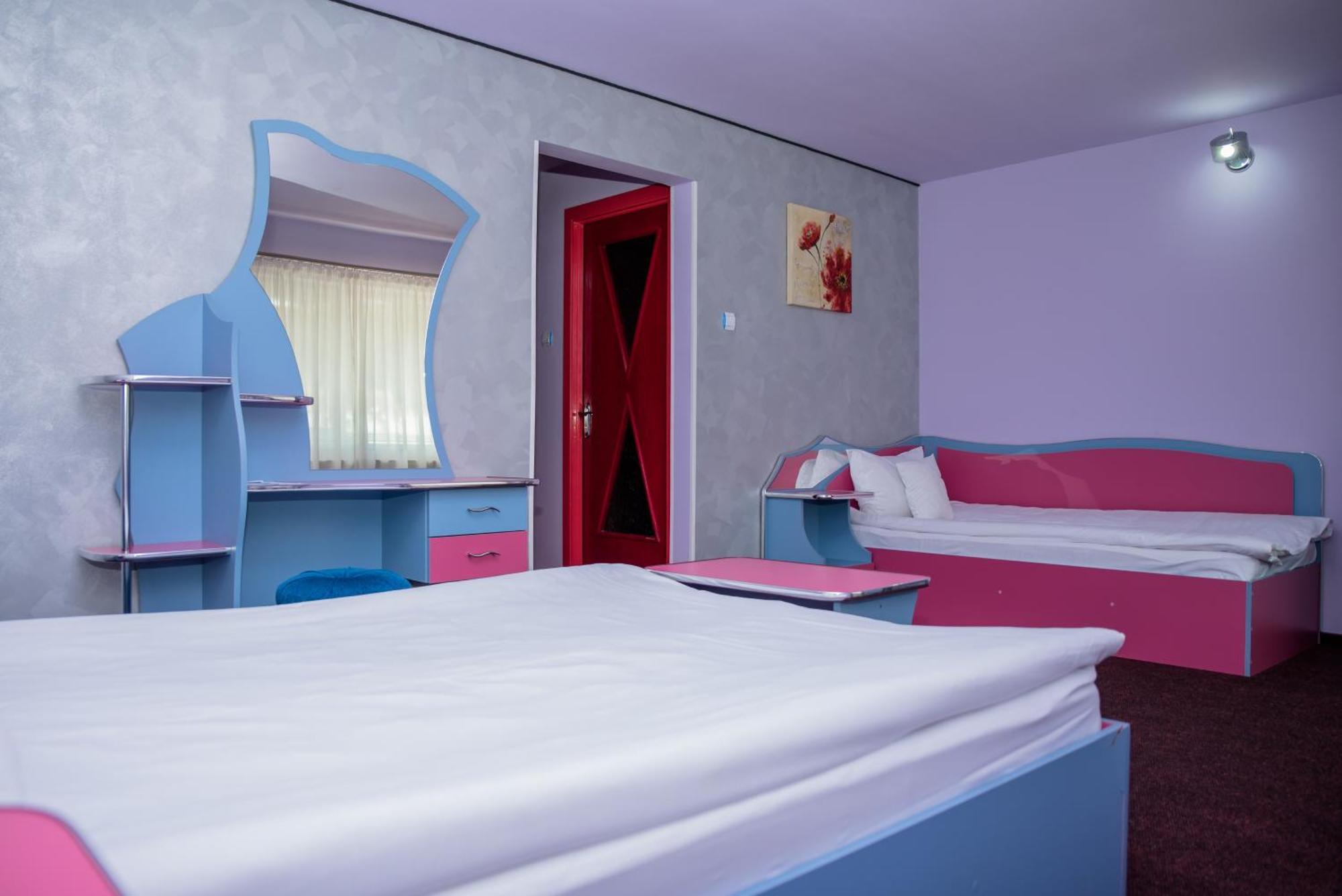 Hotel Yax Cîmpeni Habitación foto